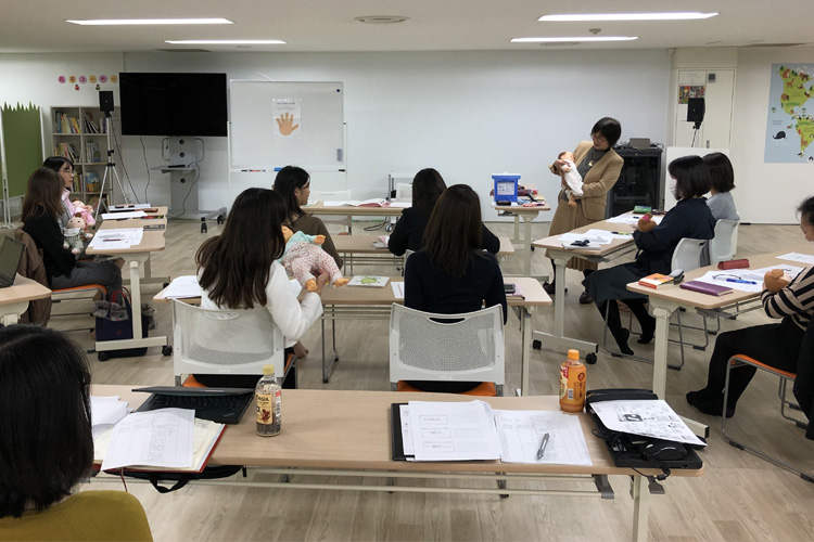 保育士の資格を取るには 試験の受け方から学校の選び方まで詳しく紹介 保育コラム パソナフォスター